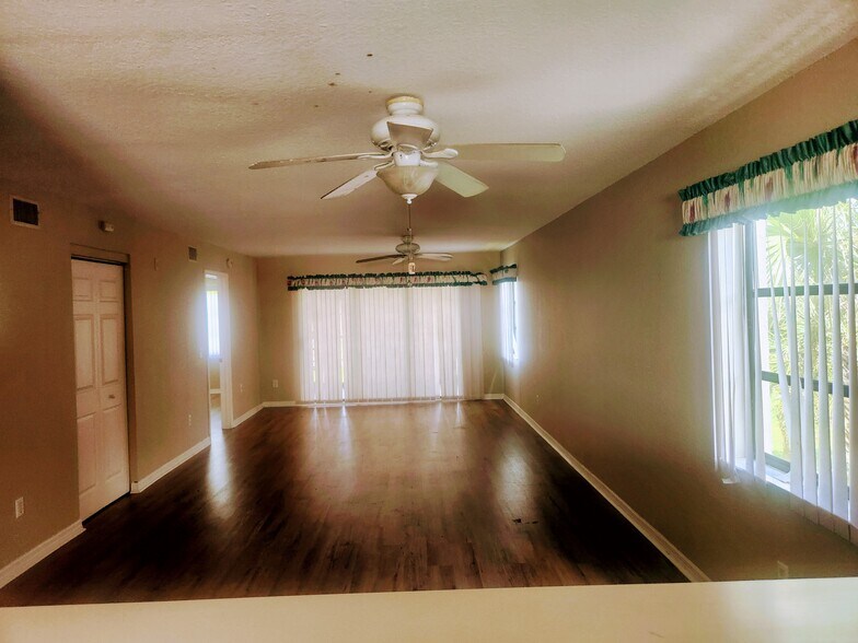 Great Room - 175 Kings Hwy