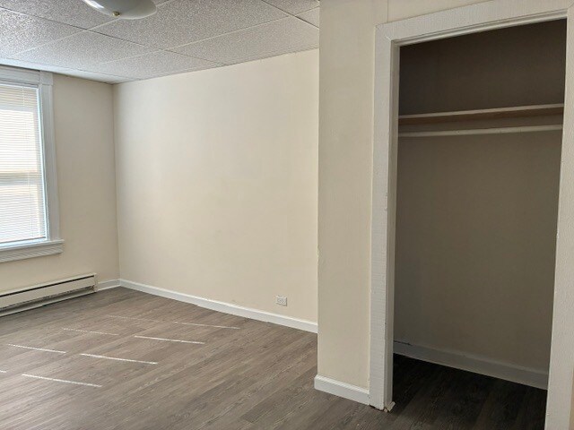 Building Photo - 13 Maple Ave