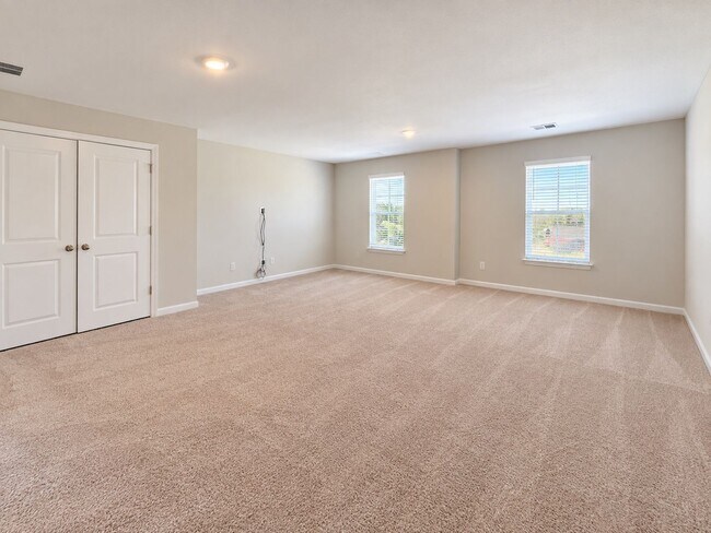 Building Photo - 833 Kirby Ct