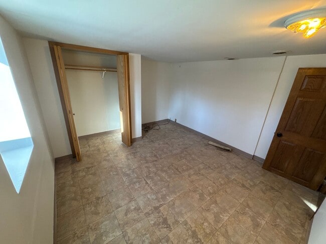 Building Photo - Single Family Home - GREAT Location - High End Finishes