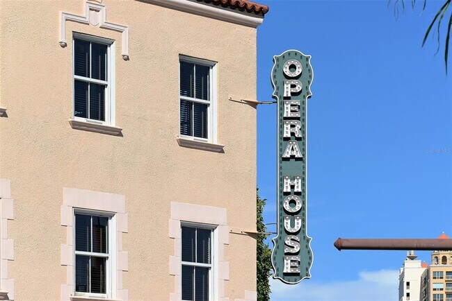 Building Photo - 1350 Main St