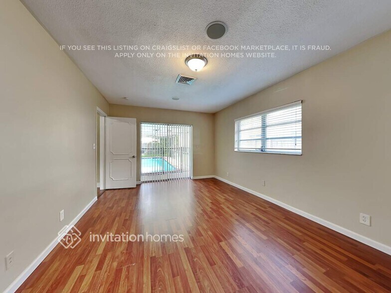 Building Photo - 1451 SW 10th St