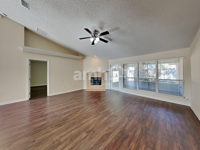 Building Photo - 2952 Majestic Oaks Ln