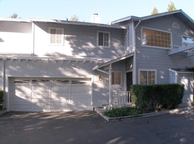 Building Photo - 1013 Woodside Rd