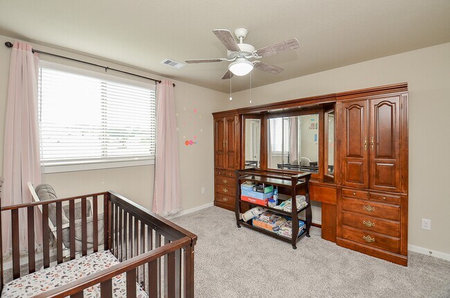 Building Photo - 6807 Vista Ledge Dr