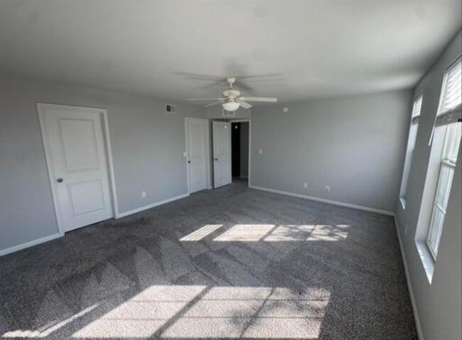 Building Photo - 411 Wetzel