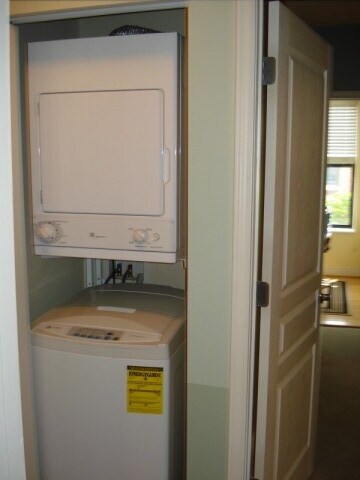 Washer/Dryer in Unit! - 527 Clara Ave