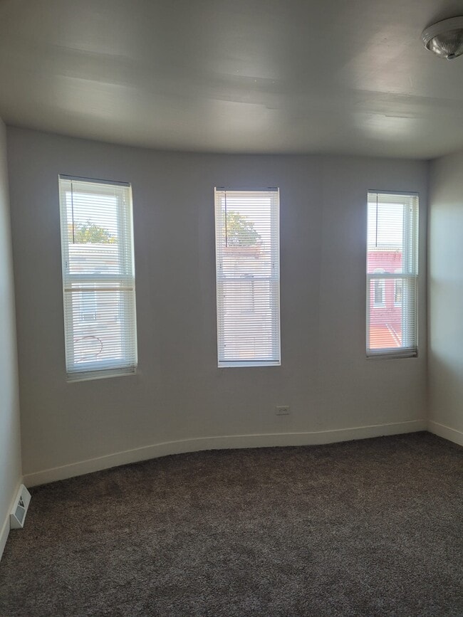 Building Photo - 1013 McKean Ave