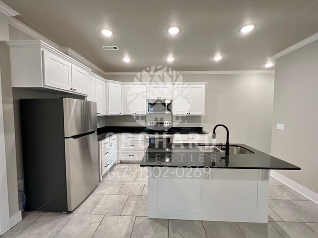 Building Photo - 591 Bradford Dr