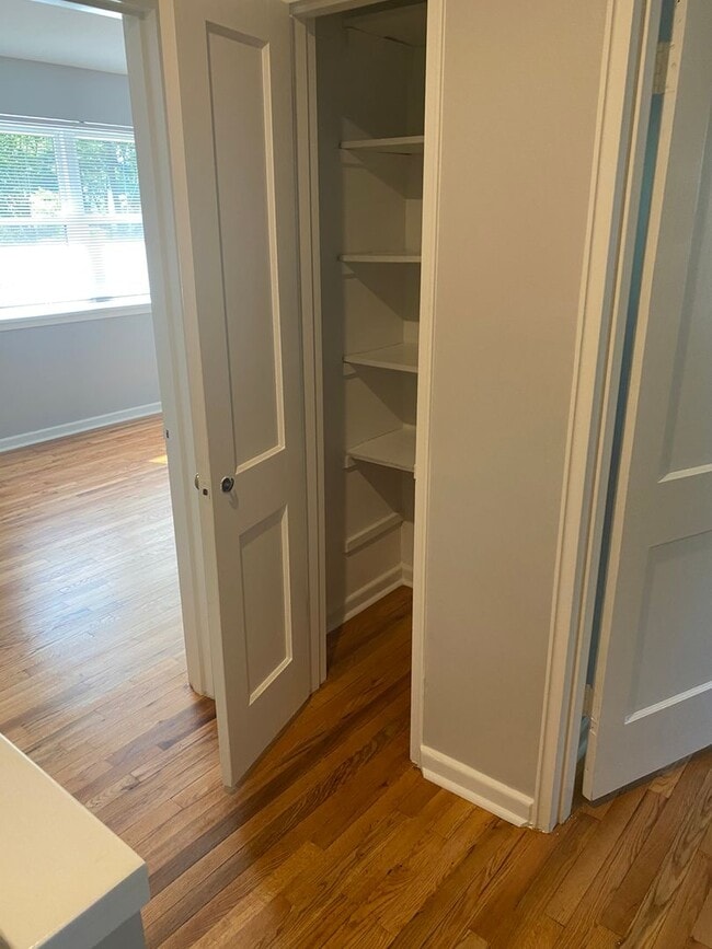 Building Photo - Super Convenient Biltmore Condo, 2 Bedroom...
