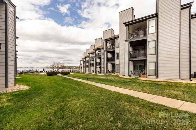 Building Photo - 18861 Vineyard Point Ln