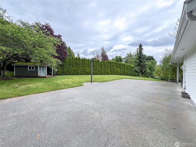 Building Photo - 5 bed 3 bath located in the heart of lynden