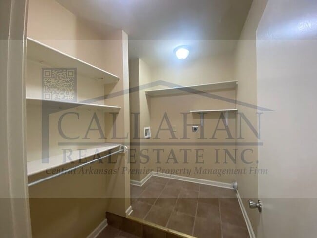 Building Photo - Jacksonville 4 Bedroom Home