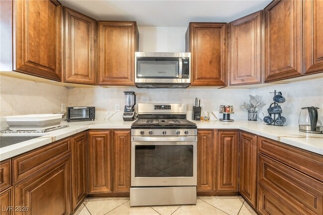 Building Photo - 2419 E Vegas Valley Dr