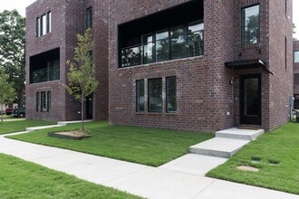 Building Photo - 861 Capitol Dr