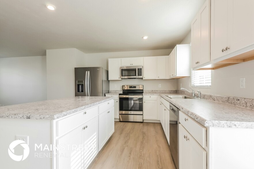 Building Photo - 13781 N Rising Sun Cir E