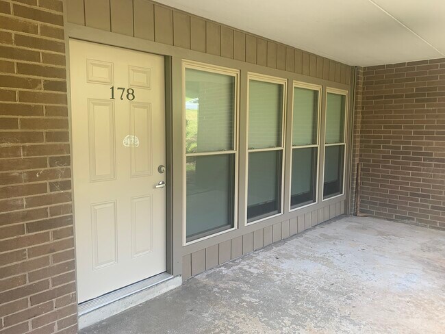 Primary Photo - 178 Berlin Dr