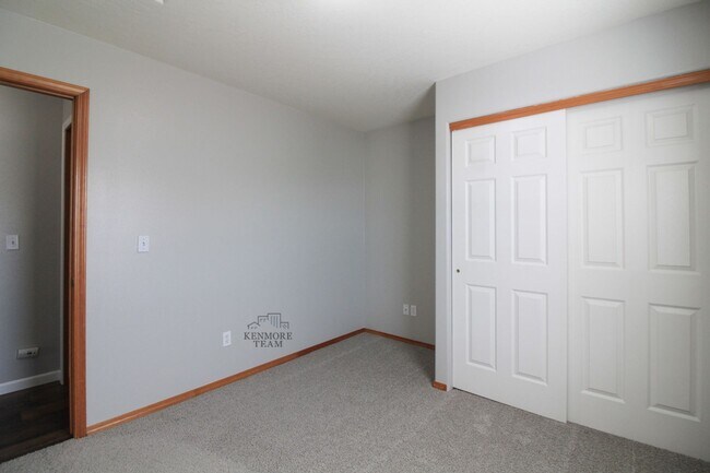 Building Photo - 3 Bedroom, 2 Bath Home in West Pasco