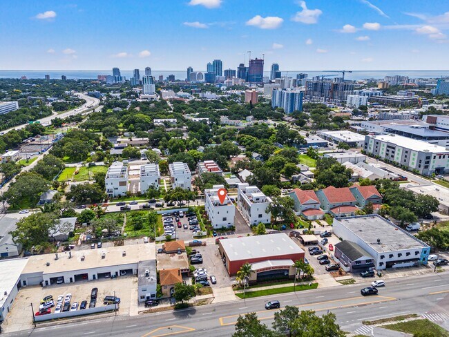 Building Photo - 320 15th St N