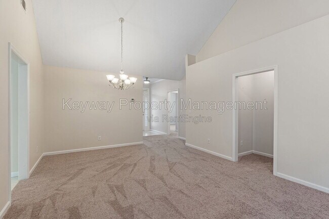 Building Photo - 296 Southbank Dr