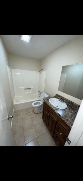 Building Photo - 220 20th St N