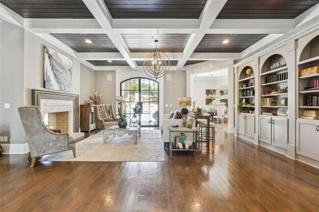 Building Photo - 2242 Shoal Creek Rd