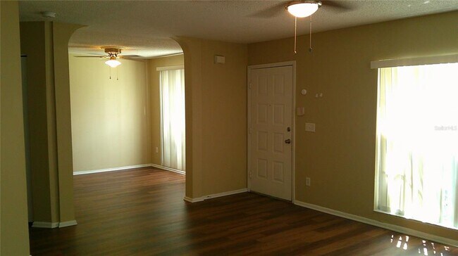 Building Photo - 537 Kensington Lake Cir