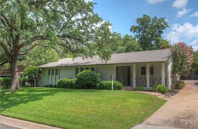 Building Photo - MIDCENTURY MODERN HOME IN CRESTWOOD