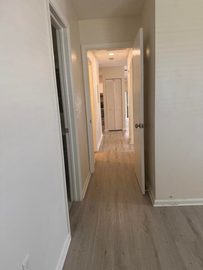 Building Photo - 2707 Lowson Blvd