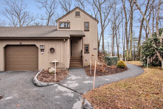 Primary Photo - 7 Cottonwood Dr