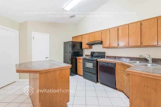 Building Photo - 8270 Hamden Cir E