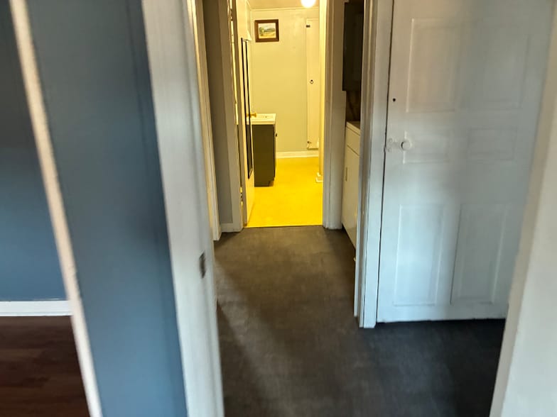 Building Photo - 429 Camp Strauss Rd