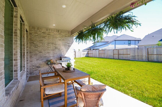 Building Photo - 4827 Avon Ridge Way