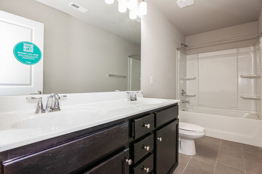 Building Photo - 1013 Helms Rd