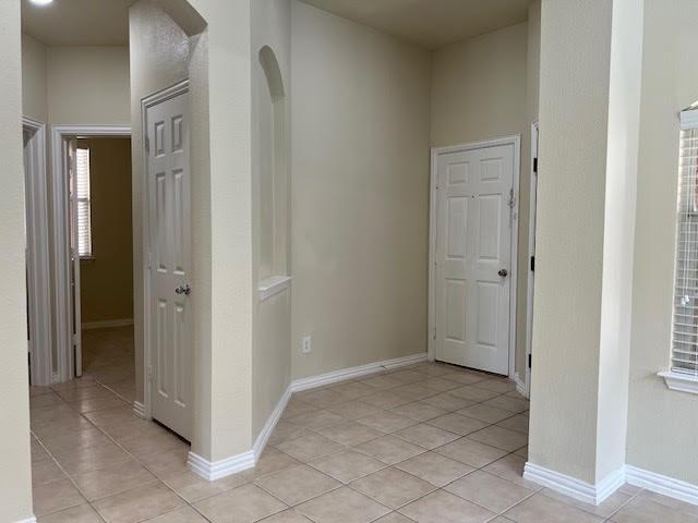 Building Photo - 2012 Hopkins Dr
