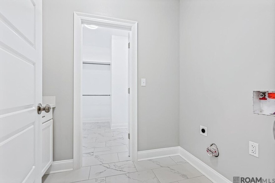 Building Photo - 15513 Fields Creek Ave