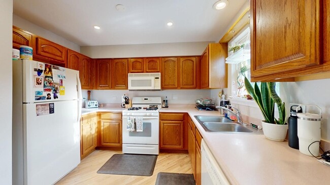 Building Photo - 113 Samuel Ct