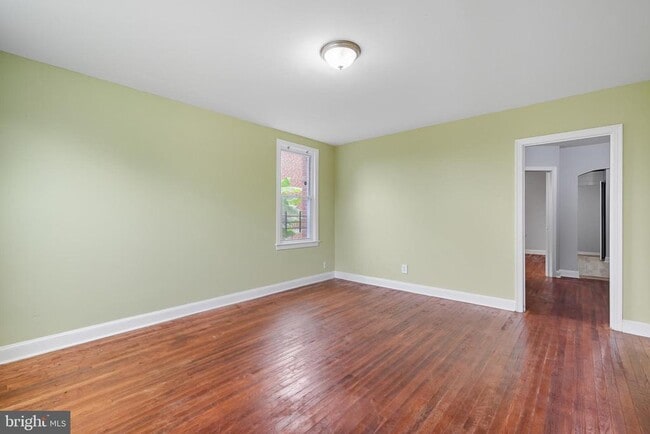 Building Photo - 3919 R St SE