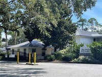 Building Photo - 504-504 Island Dr