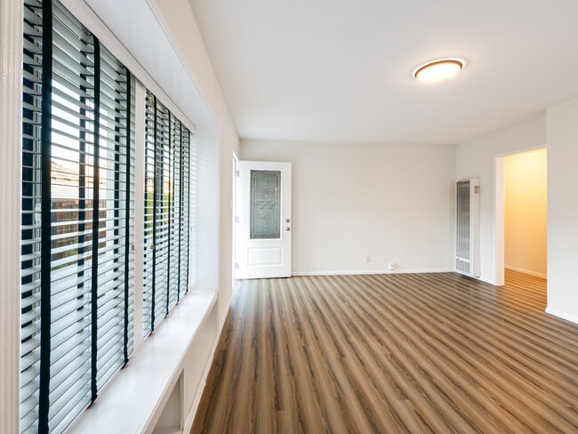 Building Photo - 11216 Tiara St