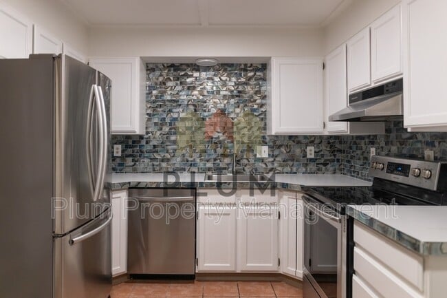 Building Photo - 2422 56th St