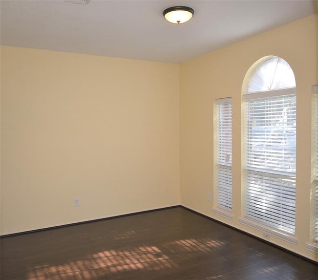 Building Photo - 1522 Cartwright Rd