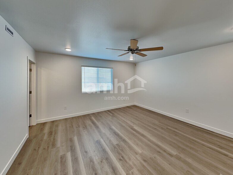 Building Photo - 12638 W Flynn Ln