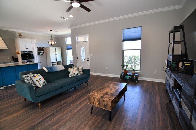 Building Photo - 2582 Boudreaux Ave