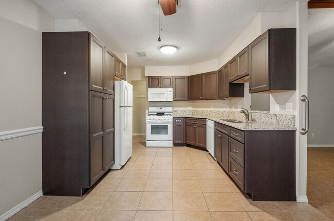 Building Photo - 206 Esmond Ct
