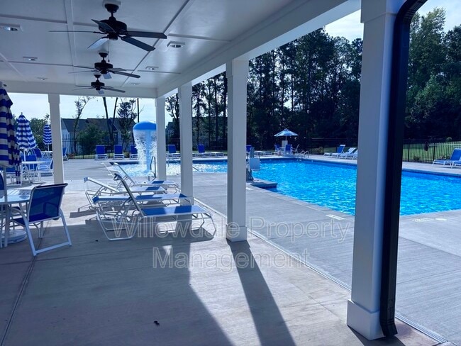 Building Photo - 398 Chesapeake Cmns St