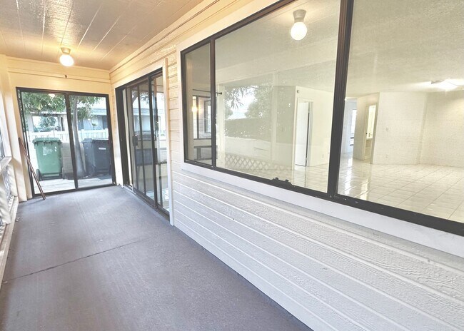 Building Photo - SPACIOUS 3 BEDROOM 2.5 BATH HOME IN KAIMUKI W/2 CAR GARAGE