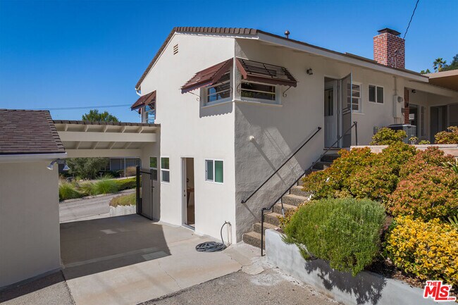 Building Photo - 100 E Kenneth Rd