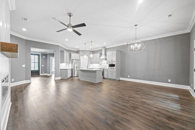 Building Photo - Pet Friendly in Sango!