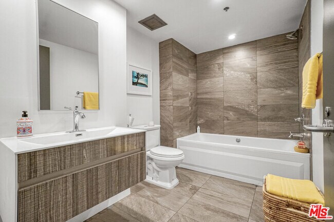 Building Photo - 1855 Industrial St